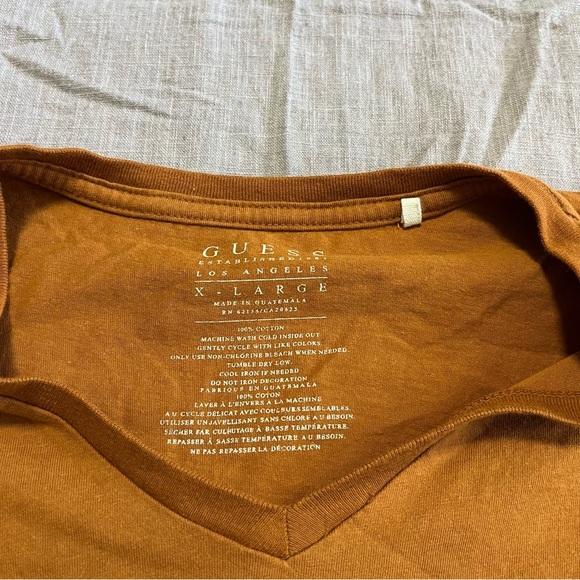 Guess Jeans Classic Triangle Logo Tee Size XLarge XL good detail 100% cotton 90s - Picture 4 of 7